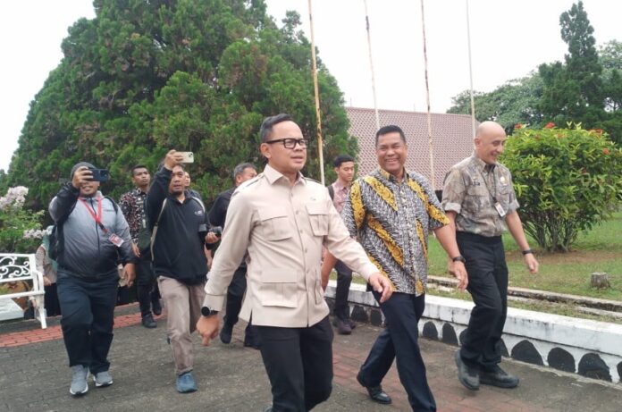 wamendagri-ungkap-6-kepala-daerah-tak-siap-ikuti-retret-gelombang-kedua-nzh.jpg