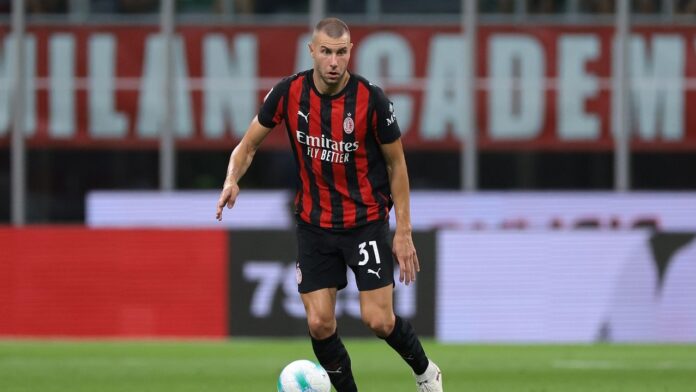 strahinja-pavlovic-mulai-berlatih-ruang-perawatan-milan-masih-penuh.jpg
